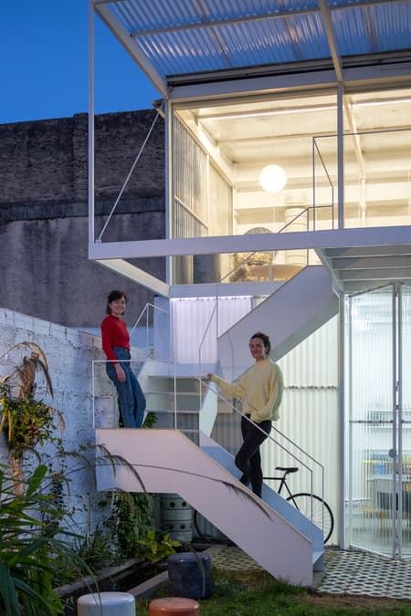 Proyecto Mutan workshop and showroom